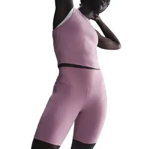 Damenradshorts mit Taschen Nike One image-2