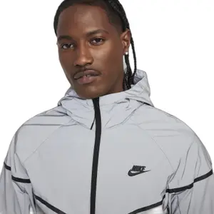 Reflective waterproof jacket Nike Tech image-5