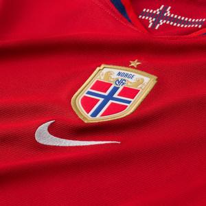 Camisa local mujer Noruega Statdium 2025 image-3