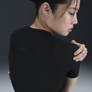 Camiseta mujer Nike Zenvy image-4