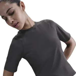 Camiseta mujer Nike Zenvy image-3