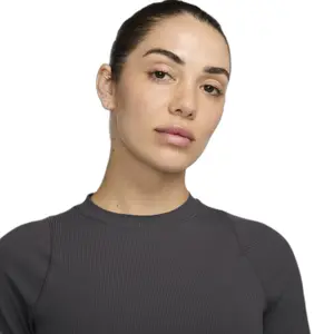 Camiseta mujer Nike Zenvy image-2