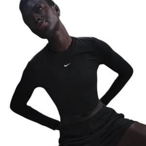 hf5322-011-t-shirt-court-manches-longues-femme-nike-chill-black-white