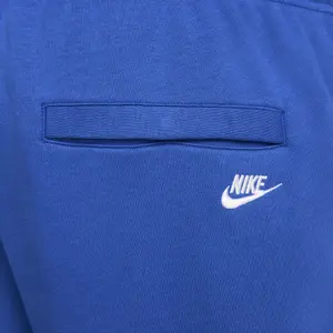 Spodnie dresowe z mankietami Nike Club Fleece image-6