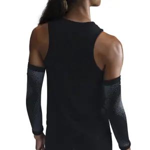 Débardeur femme Nike One Swoosh image-3