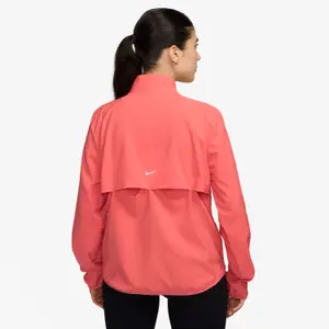 Casaco à prova de água para mulheres Nike Swoosh image-1