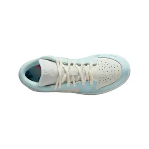 Basketball Kind Nike Air Jordan 1 Low SE image-4