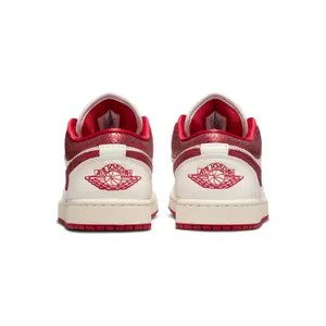 Basket femme Nike Air Jordan 1 Low SE image-5
