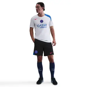 Short Third PSG Strike image-1