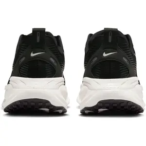Running shoes Nike Vomero 18 image-5
