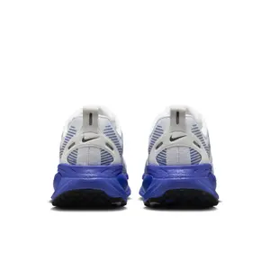 Running shoes Nike Vomero 18 image-4