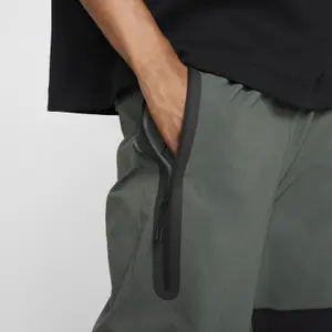 Pantalon oversize Nike Tech image-4