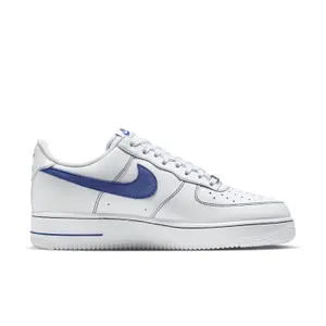 Trainers Nike Air Force 1 '07 LV8 image-1