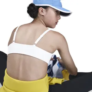 Brassière fille Nike Alate image-4