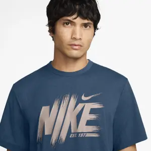 Camisola Nike Hyverse Dri-Fit UV image-3