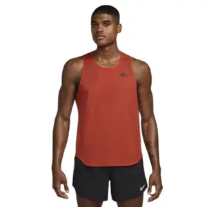 hv2141-633-camiseta-de-tirantes-nike-trailwind-picante-red-black