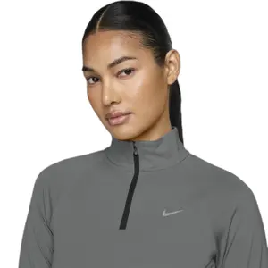 Top de treino para mulher Nike Tempo image-2