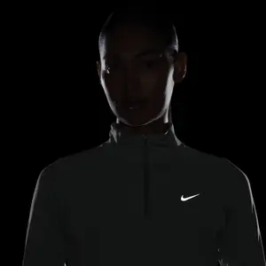 Top de treino para mulher Nike Tempo image-3