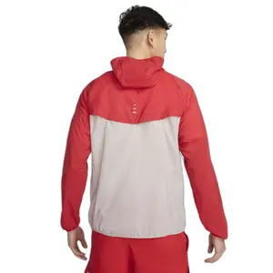 Chubasquero Nike Stride image-2