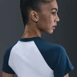 Women's T-shirt Nike Chill image-6