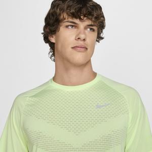 product/n/i/nike_hv5203-701_barely-volt_3.jpg