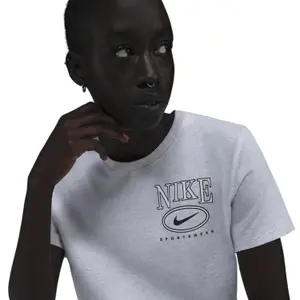 T-shirt de mulher Nike Club CC image-6