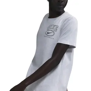 T-shirt de mulher Nike Club CC image-3