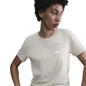 T-shirt de mulher Nike Club image-3