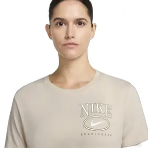 T-shirt de mulher Nike Club image-2