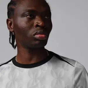 PSG Pre-Match Shirt Academy Pro 2025/26 image-2