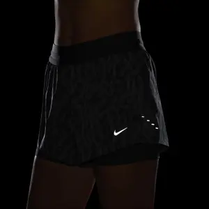 Pantalón corto mujer Nike Swift image-6