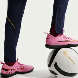 FC Barcelona børnetræningsbukser Strike 2026/27 image-4
