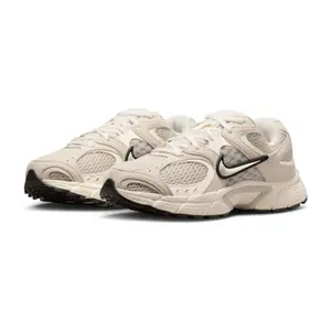 Baskets femme Nike V5 RNR image-1