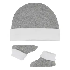 Czapka i buciki dla chłopca Nike Futura image-1