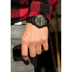 Watch Nixon Patrol image-1