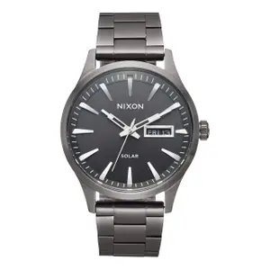 Reloj Solar Sentinel de acero inoxidable Nixon