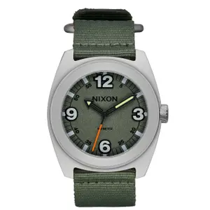 Oglądaj Nixon Clutch 42 image-0