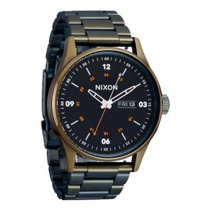 Reloj de acero inoxidable Nixon Sentry image-1