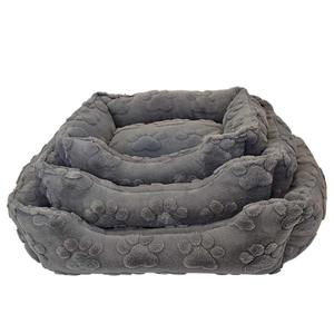51703-lit-pour-chien-nobby-pet-komfortbett-eckig-classic-fina-grau-50x60x70-cm