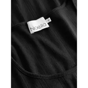Women's T-shirt Noella Julietta image-3