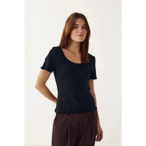 Women's T-shirt Noella Julietta image-1