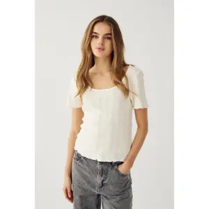 Women's T-shirt Noella Julietta image-1