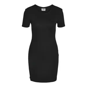 Vestido de t-shirt feminino Noisy May Maya image-0