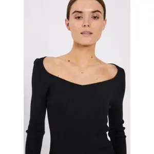 Women's top Norr Sherry heart image-2