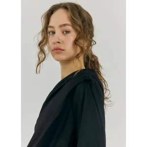 Women's top Norr Talua image-2