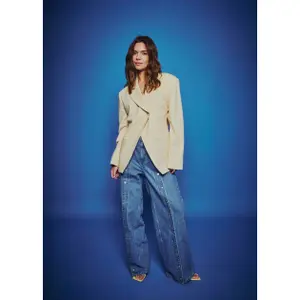 Blazer de mujer Norr Alli image-2
