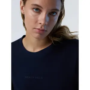 T-shirt con stampa femminile tono su tono North Sails image-4