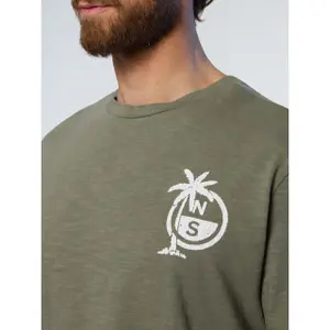 T-shirt svasata con ricamo di palme North Sails image-5
