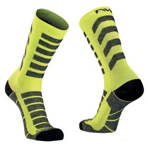 nwbc89212045-yellow-fluo-calze-alti-in-ceramica-northwave-husky-giallo-fluo