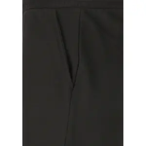 Short Nou Regester image-2